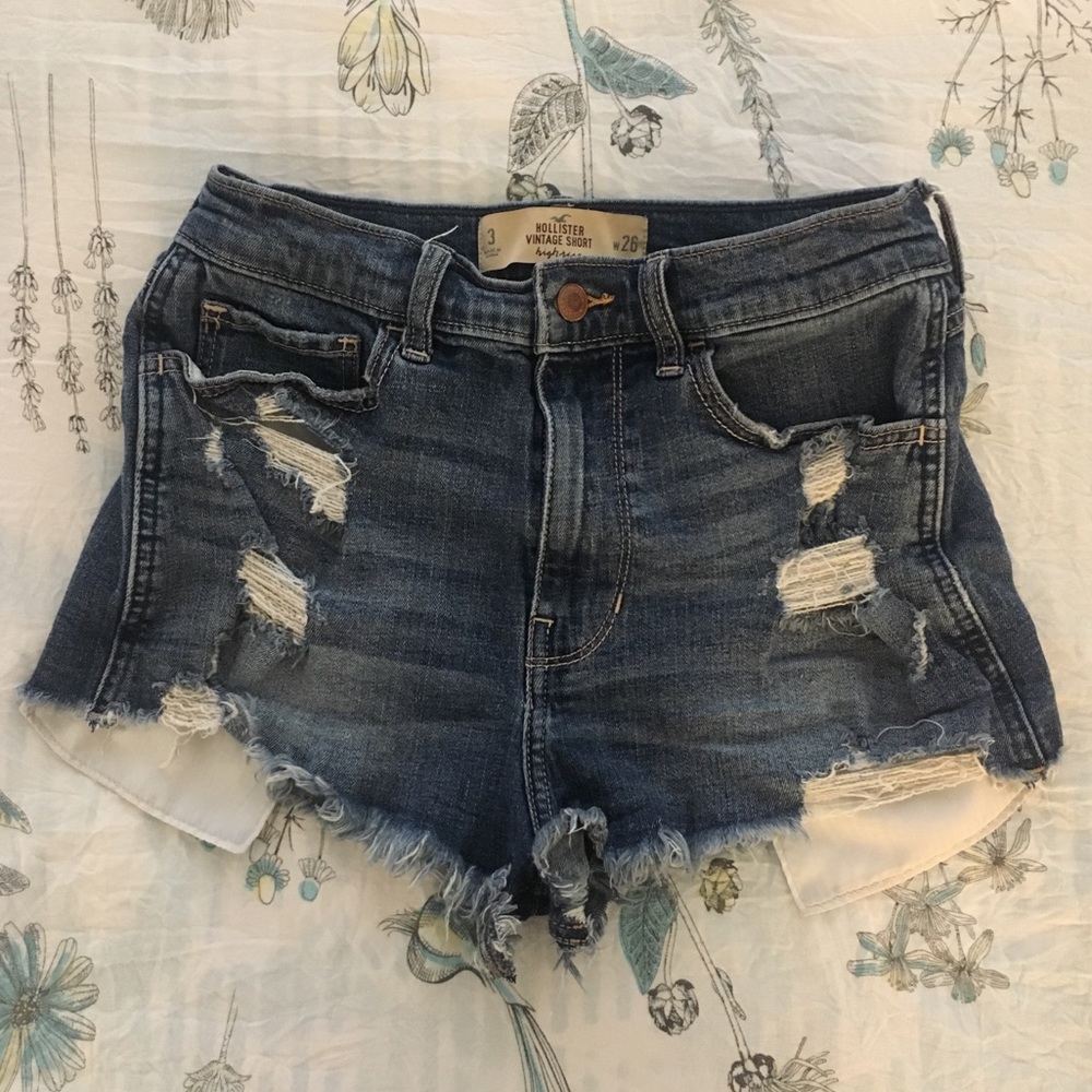 Hollister Ripped High Rise Shorts // size 26🌻